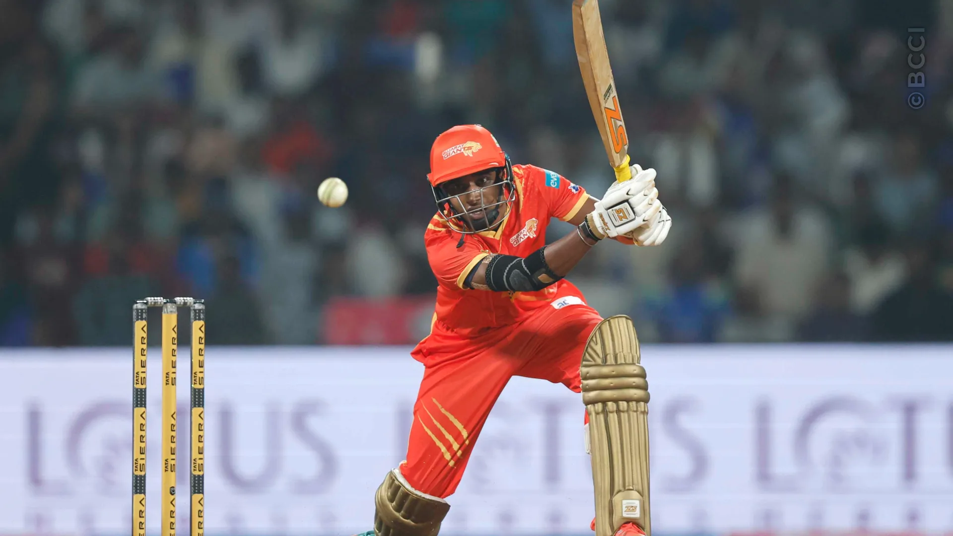 TATA WPL 2026: Match 6 - Mumbai Indians vs Gujarat Giants — photo 15