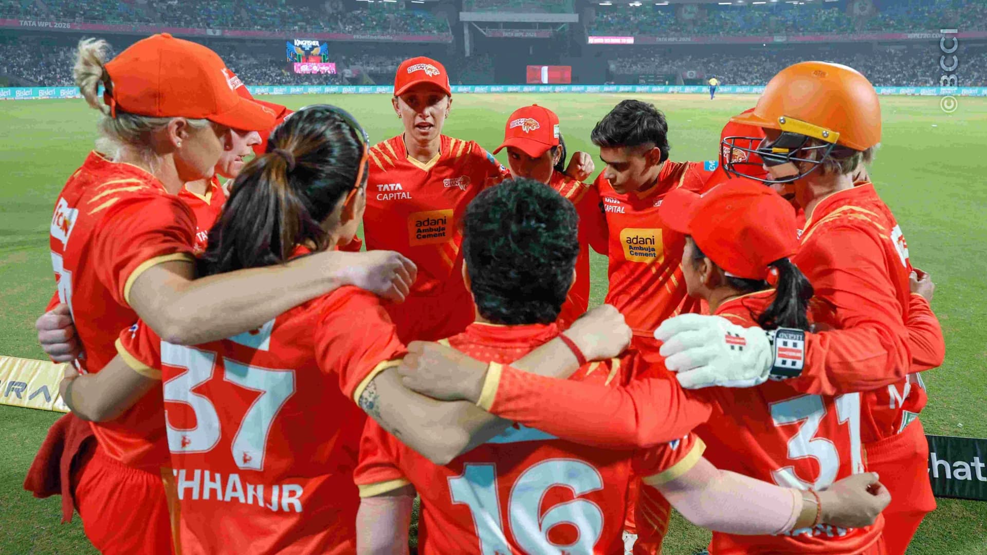 TATA WPL 2026: Match 6 - Mumbai Indians vs Gujarat Giants — photo 21