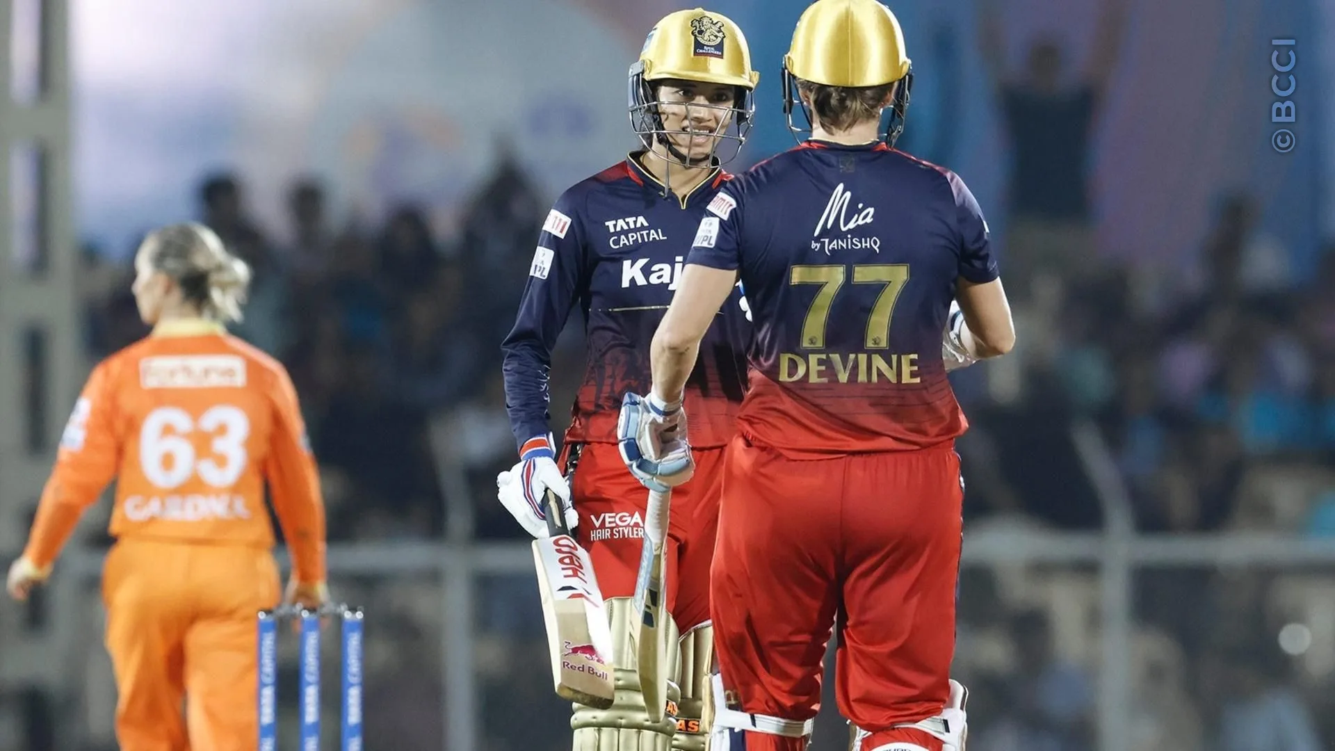 Match Album: Match 16 - Royal Challengers Bangalore vs Gujarat Giants — photo 17
