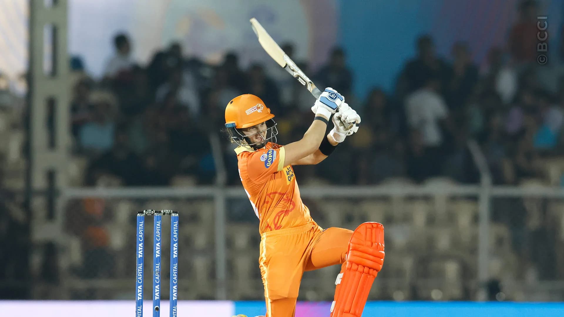 Match Album: Match 16 - Royal Challengers Bangalore vs Gujarat Giants — photo 15