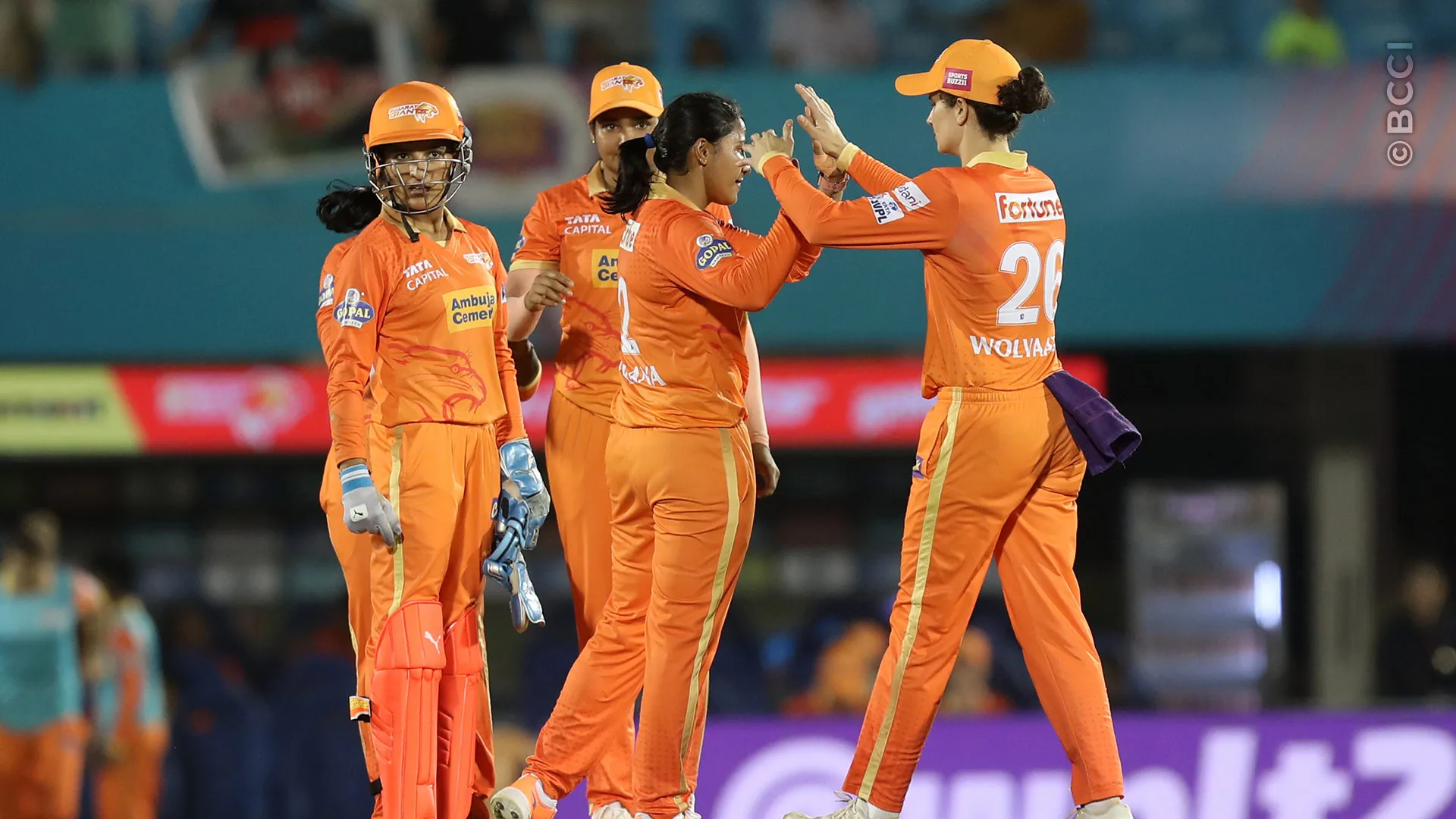Match Album: Match 16 - Royal Challengers Bangalore vs Gujarat Giants — photo 21