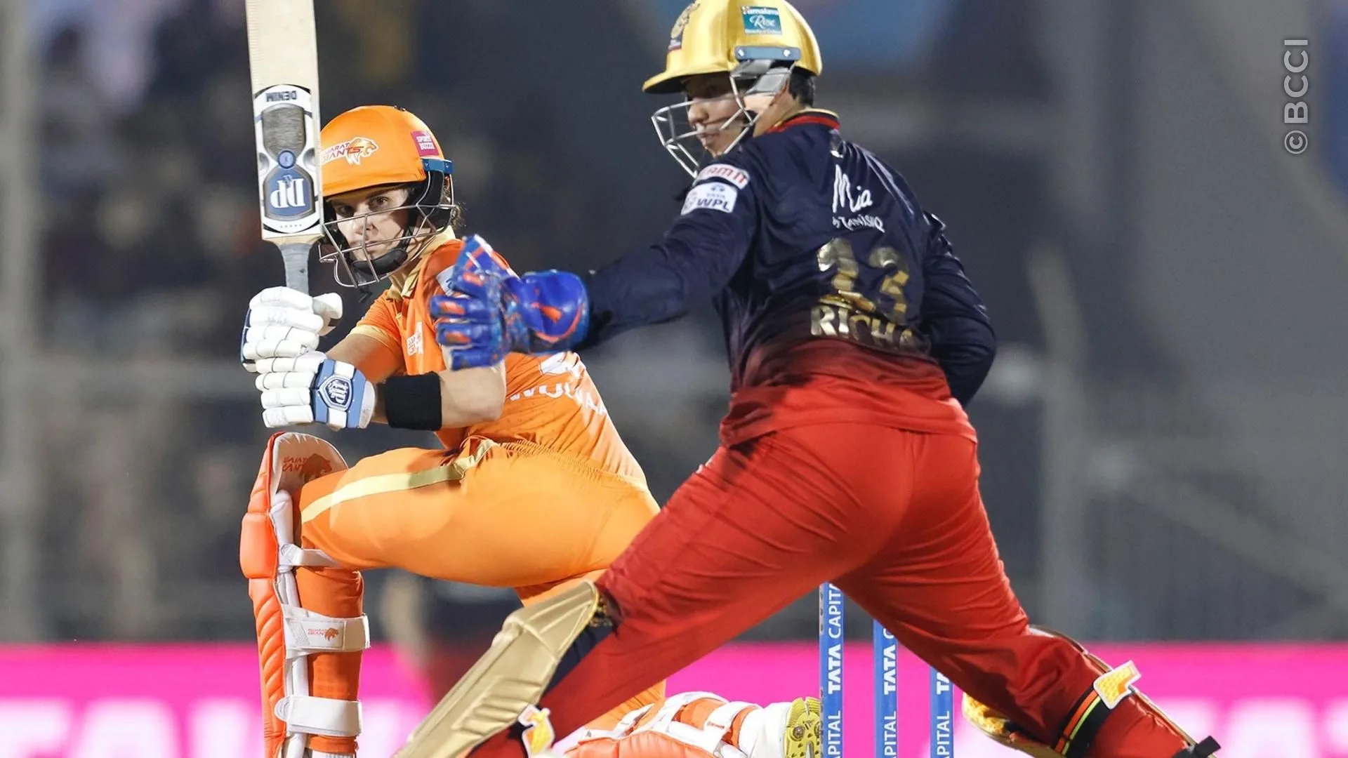 Match Album: Match 16 - Royal Challengers Bangalore vs Gujarat Giants — photo 11