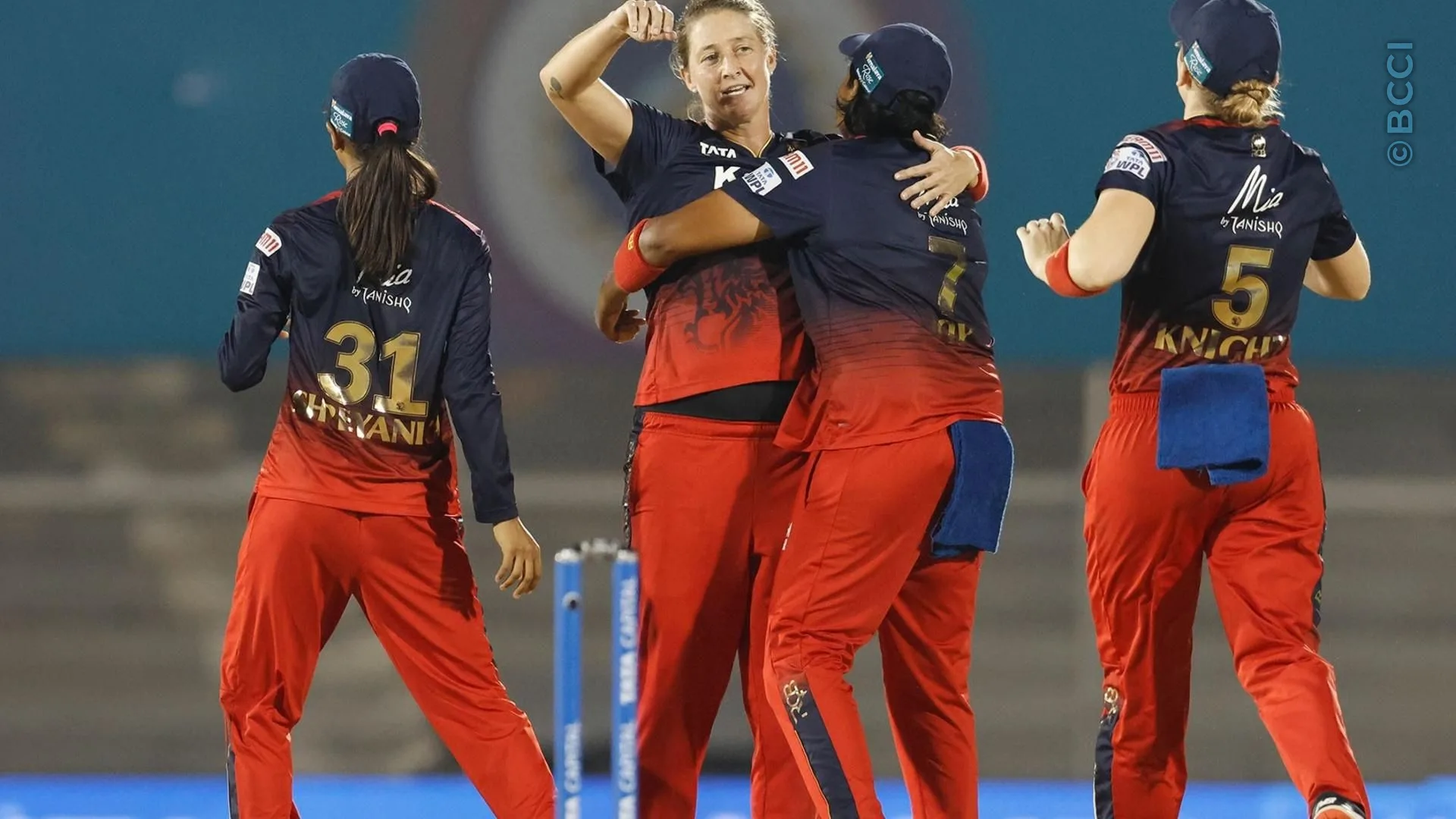 Match Album: Match 16 - Royal Challengers Bangalore vs Gujarat Giants — photo 9