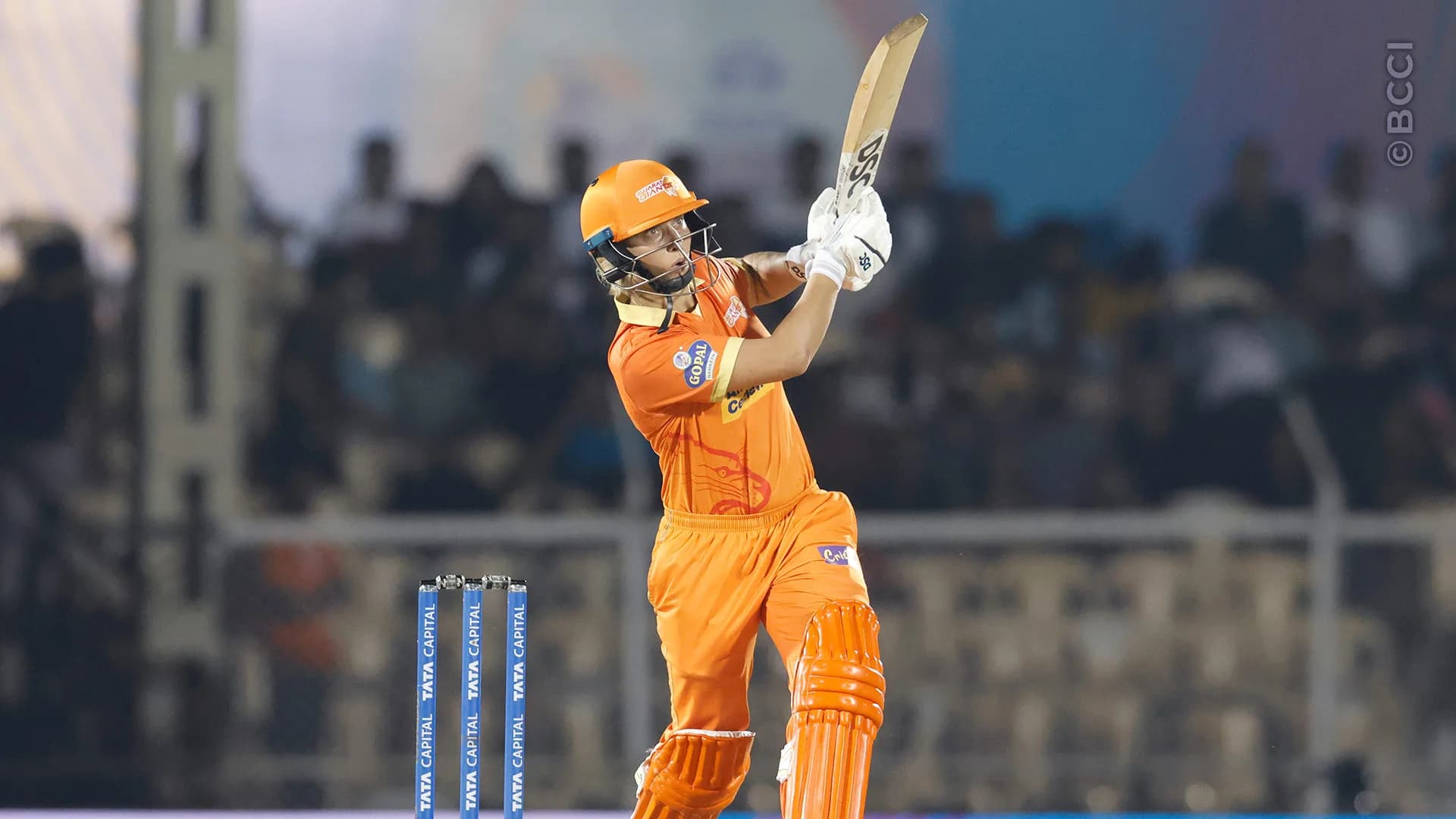 Match Album: Match 16 - Royal Challengers Bangalore vs Gujarat Giants — photo 16