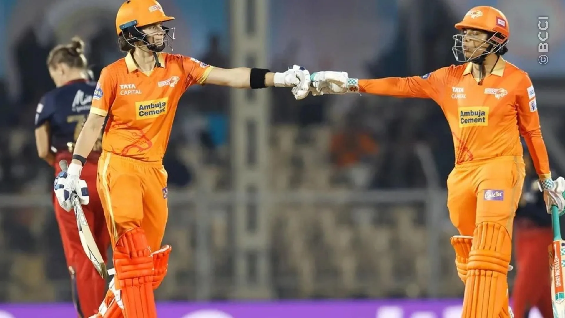 Match Album: Match 16 - Royal Challengers Bangalore vs Gujarat Giants — photo 7