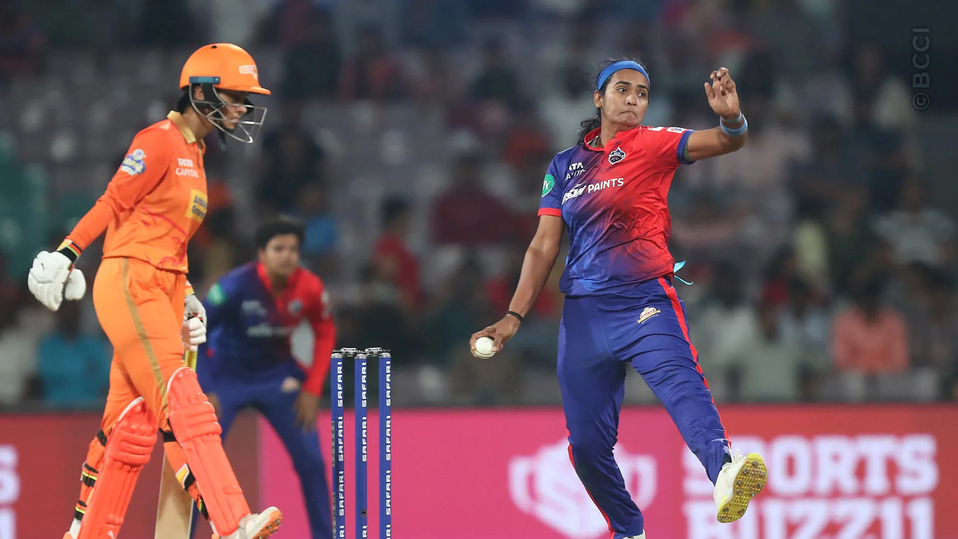 Match Album: Match 9 - Gujarat Giants vs Delhi Capitals — photo 17