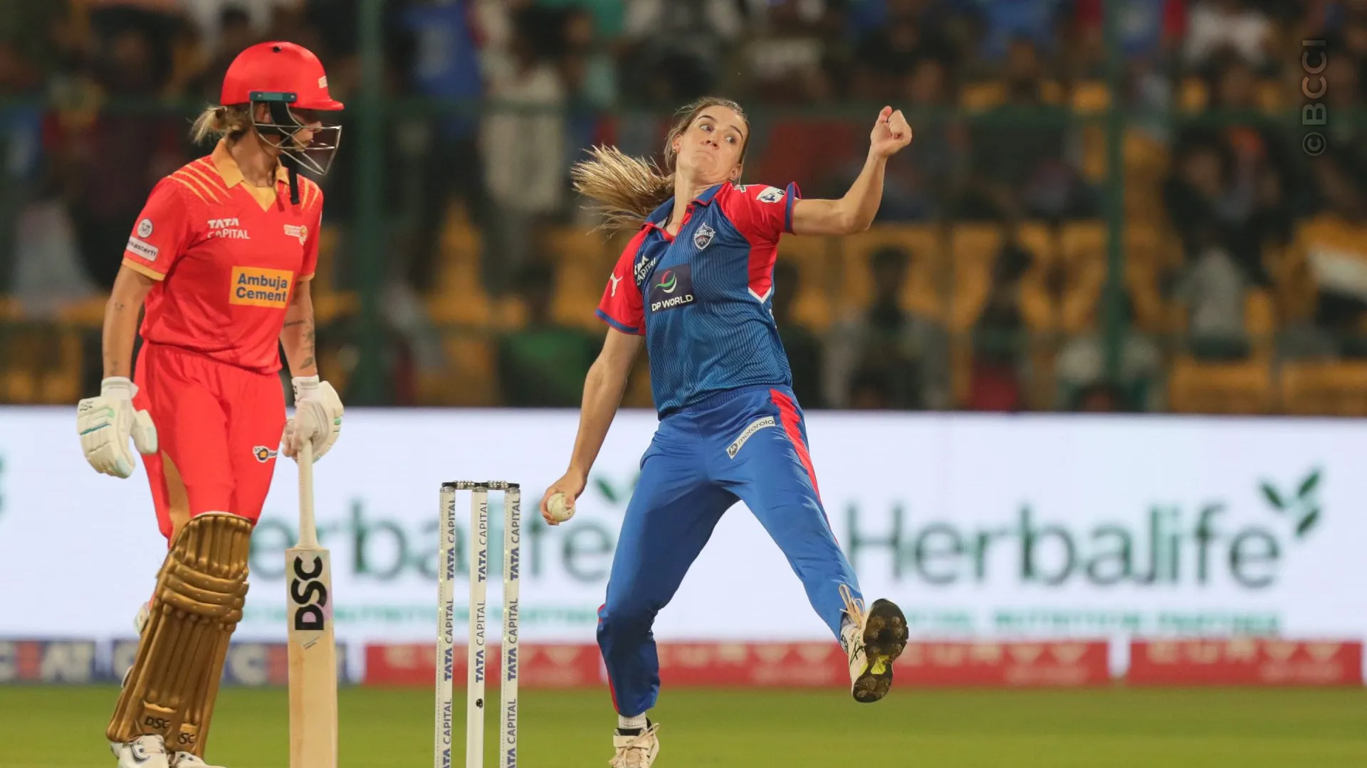 TATA WPL 2025: Match 10 - Delhi Capitals vs Gujarat Giants — photo 9