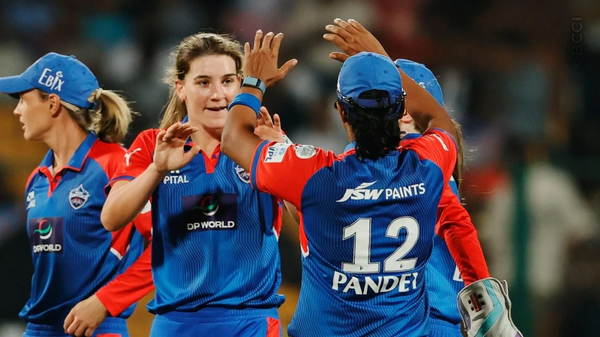 TATA WPL 2025: Match 10 - Delhi Capitals vs Gujarat Giants — photo 23