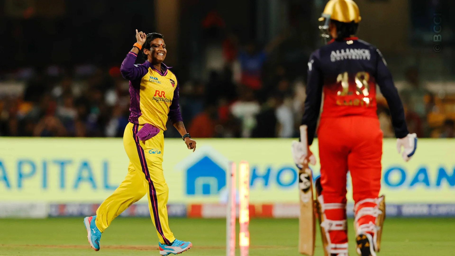 TATA WPL 2025: Match 9 - Royal Challengers Bengaluru vs UP Warriorz — photo 16