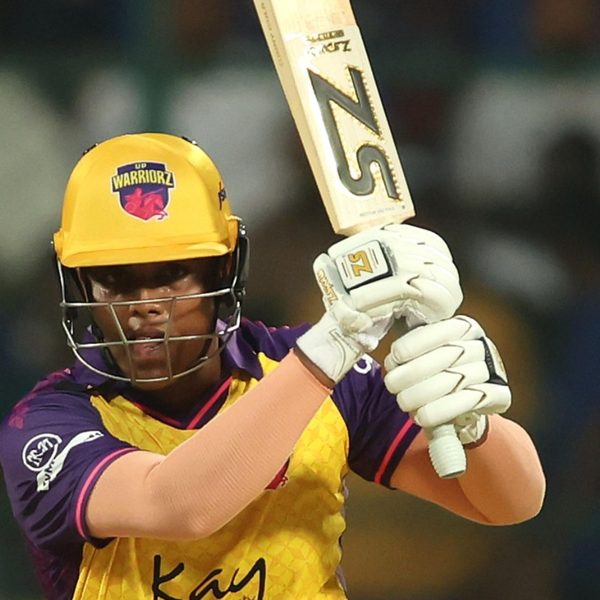 smashed-navgire-brings-up-her-50-in-style-with-a-cracking-six-6347838350112.Click to read full article.