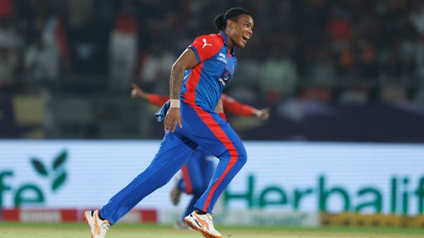 what-a-start-henry-castles-harris-off-her-first-ball-6388819340112.Click to read full article.