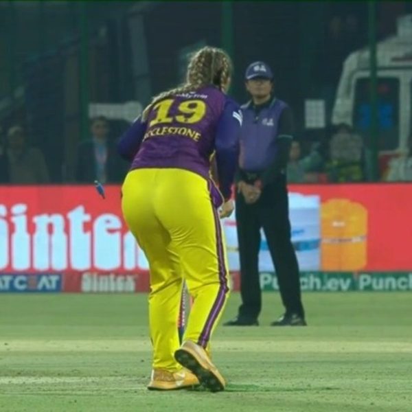 m14---upw-vs-mi-amelia-kerr-wicket-6348398843112.Click to read full article.