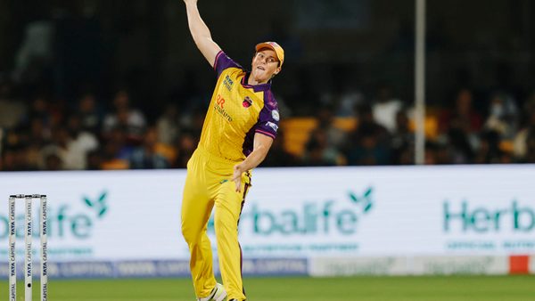 hat-trick-harris-delights-bengaluru-with-superb-spell-of-415-6369193457112.Click to read full article.