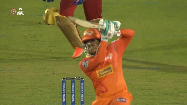 match-6-gujarat-giants-vs-royal-challengers-bangalore-super-sixes-6322162633112.Click to read full article.