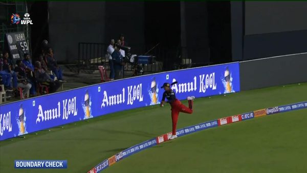 fielding-brilliance-on-the-fence-ft-shreyanka-patil-6348087466112.Click to read full article.