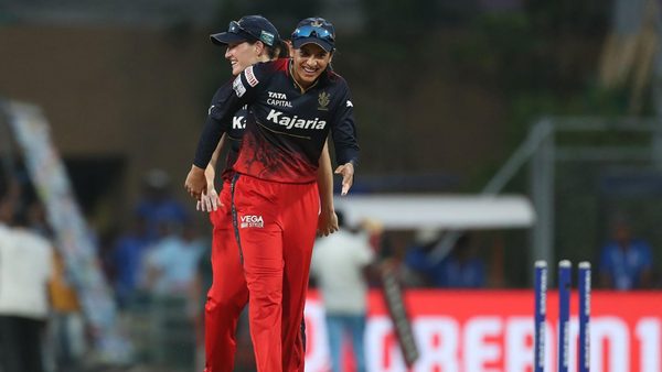 surprise-smriti-mandhana-rolls-her-arm-over-in-wpl-6323062349112.Click to read full article.