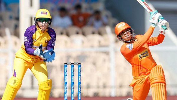 4-4-6-dunkley-wolvaardt-take-aggressive-route-early-6322961249112.Click to read full article.