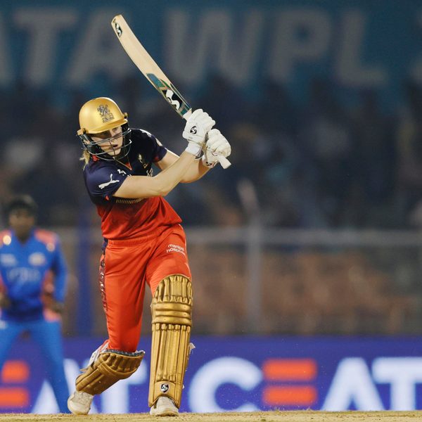 consistent-ellyse-perrys-vital-knock-of-4938-6369885673112.Click to read full article.