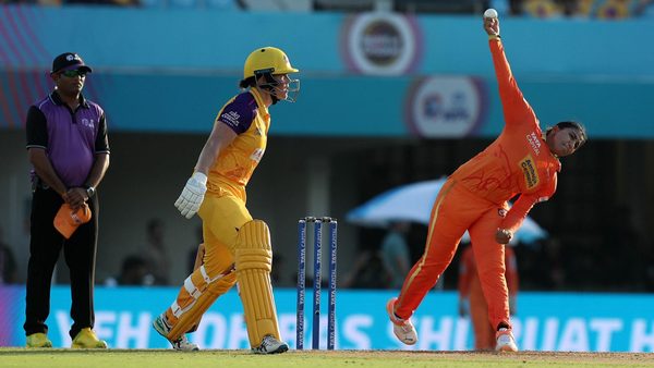 4-out-sneh-rana-bounces-back-hard-to-remove-deepti-sharma-6322968584112.Click to read full article.