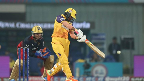 drop-four-deepti-sharma-makes-the-most-out-of-reprieve-6322618693112.Click to read full article.