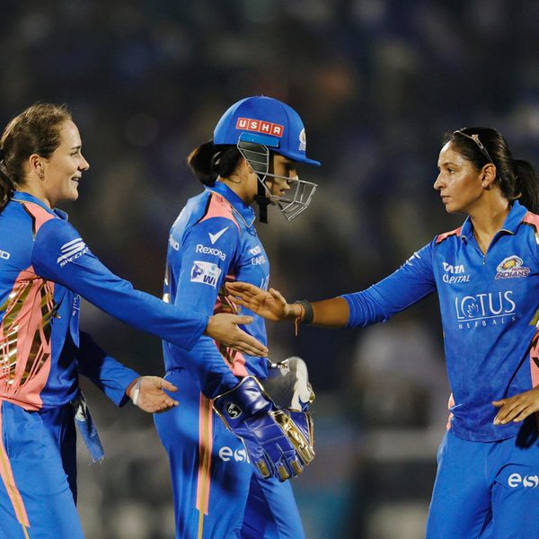 drop-drop-big-wicket-amelia-kerr-travels-a-rollercoaster-6369886104112.Click to read full article.