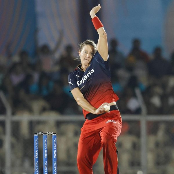 4-out-devine-gets-the-better-of-dunkley-6322846413112.Click to read full article.