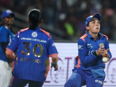 missed-opportunities-boundaries-an-eventful-19th-over-6387484906112.Click to read full article.