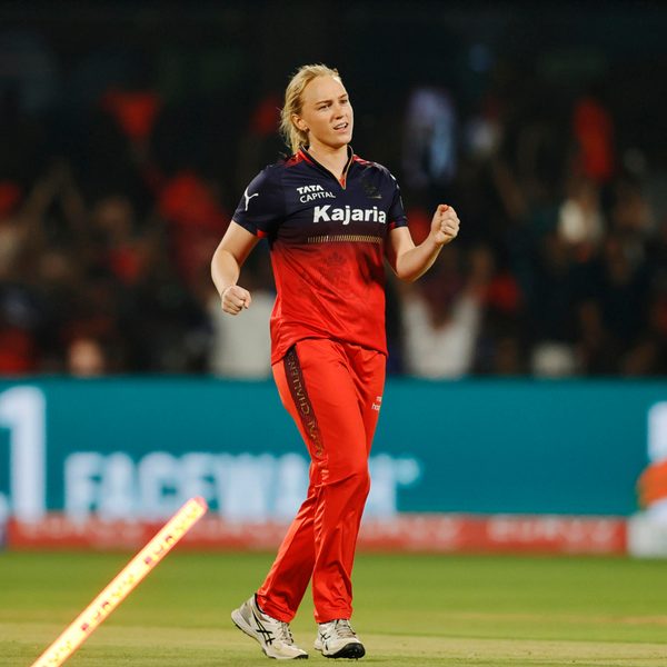 beauty-kim-garths-excellent-in-dipper-castles-nat-sciver-brunt-6369151711112.Click to read full article.