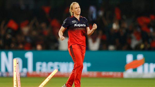 beauty-kim-garths-excellent-in-dipper-castles-nat-sciver-brunt-6369151711112.Click to read full article.