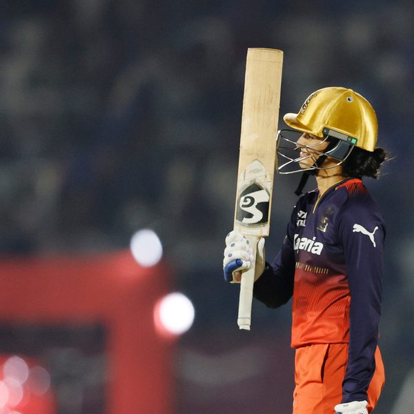 captain-smriti-mandhana-delights-mumbai-with-5337-6369885532112.Click to read full article.