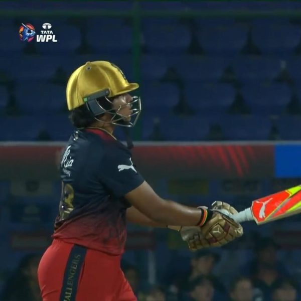 stand-deliver-richa-ghoshs-classy-maximum-against-vastrakar-6348754555112.Click to read full article.