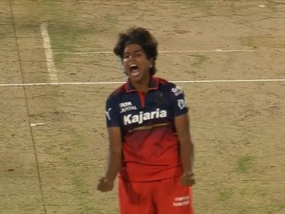 44w-clever-arundhati-reddy-wins-the-battle-against-shafali-6388808812112.Click to read full article.