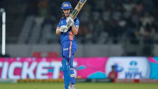 brilliant-nat-sciver-brunts-solid-6545-propels-mi-to-1545.Click to read full article.