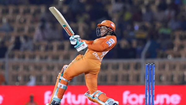 the-sophia-show-dunkley-takes-brabourne-by-storm-with-28-ball-65-6322151142112.Click to read full article.