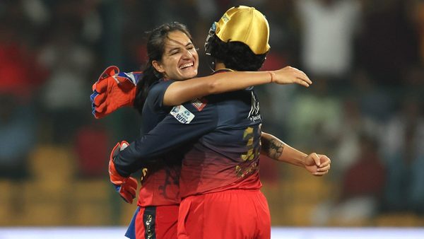 beauty-renuka-singhs-lovely-inswinger-to-dismiss-mooney-6347753768112.Click to read full article.