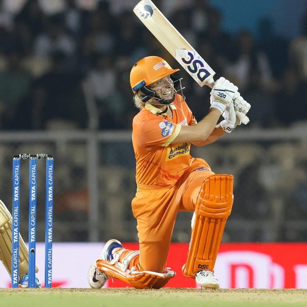 ashleigh-gardners-entertaining-26-ball-41-cameo-6322853586112.Click to read full article.