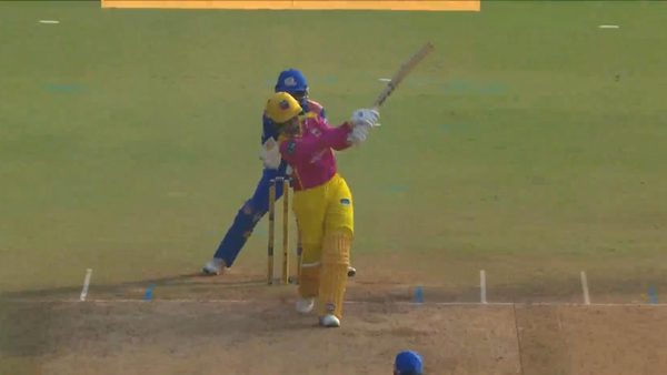 six-match-10-up-warriorz-vs-mumbai-indians-wpl-2026-harleen-deol-six-6387858853112.Click to read full article.