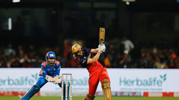 fours-wicket-confusion-an-action-packed-final-over-of-first-innings-6369147459112.Click to read full article.