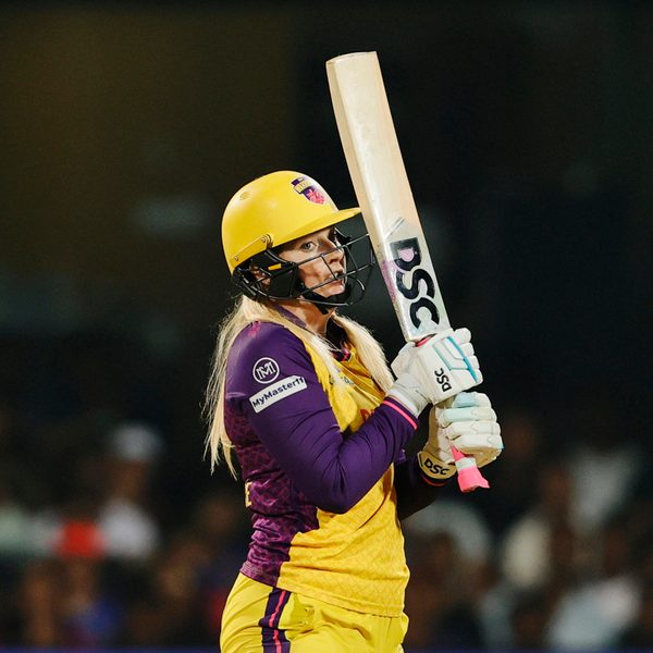 sophie-ecclestones-fighting-knock-of-3319-takes-upw-into-super-over-6369265969112.Click to read full article.