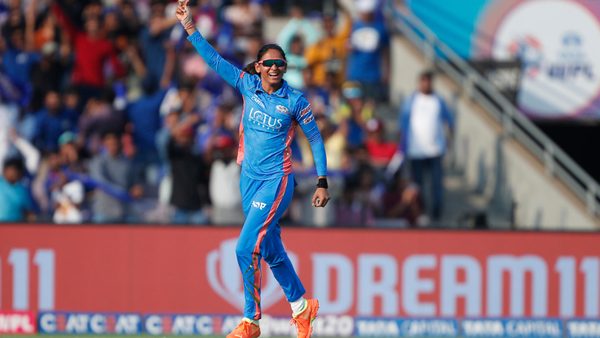 stunner-harmanpreets-brilliant-reflex-catch-to-remove-devika-vaidya-6322833712112.Click to read full article.