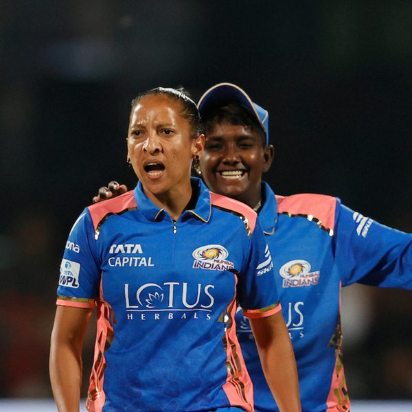 4-4-out-shabnim-ismails-terrific-comeback-against-smriti-mandhana-6369146864112.Click to read full article.