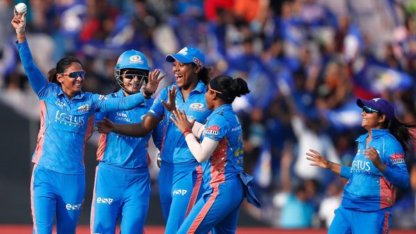 stunner-harmanpreets-brilliant-reflex-catch-to-remove-devika-vaidya-6322833712112.Click to read full article.