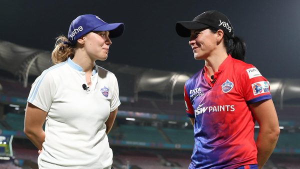 tara-norris-turns-anchor-to-interview-five-star-marizanne-kapp-6322412438112.Click to read full article.