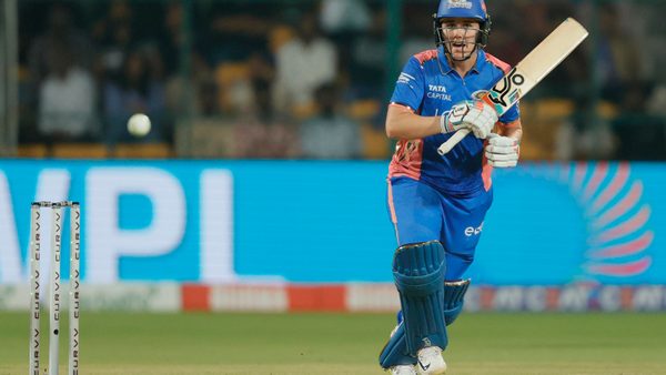 hat-trick-of-4s-nat-sciver-brunt-welcomes-saima-into-the-attack-in-style-6369352268112.Click to read full article.