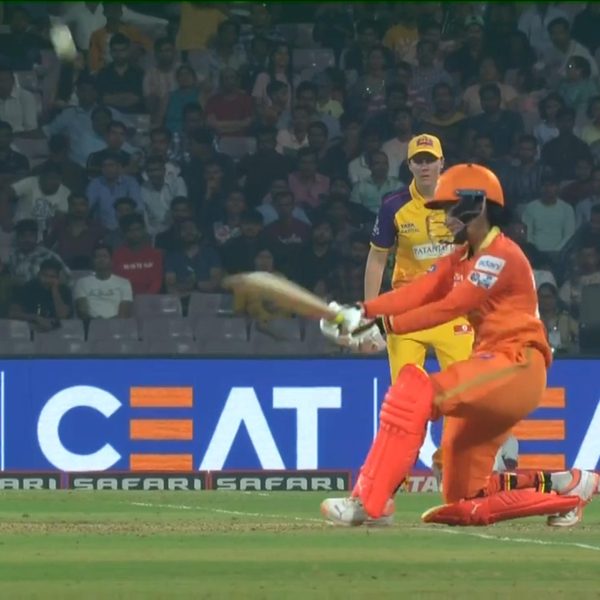 4-4-4-4-harleen-deol-breathes-momentum-into-the-innings-6321824871112.Click to read full article.