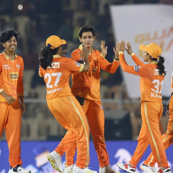 4-4-out-mansi-joshi-bounces-back-with-perrys-wicket-6322161154112.Click to read full article.