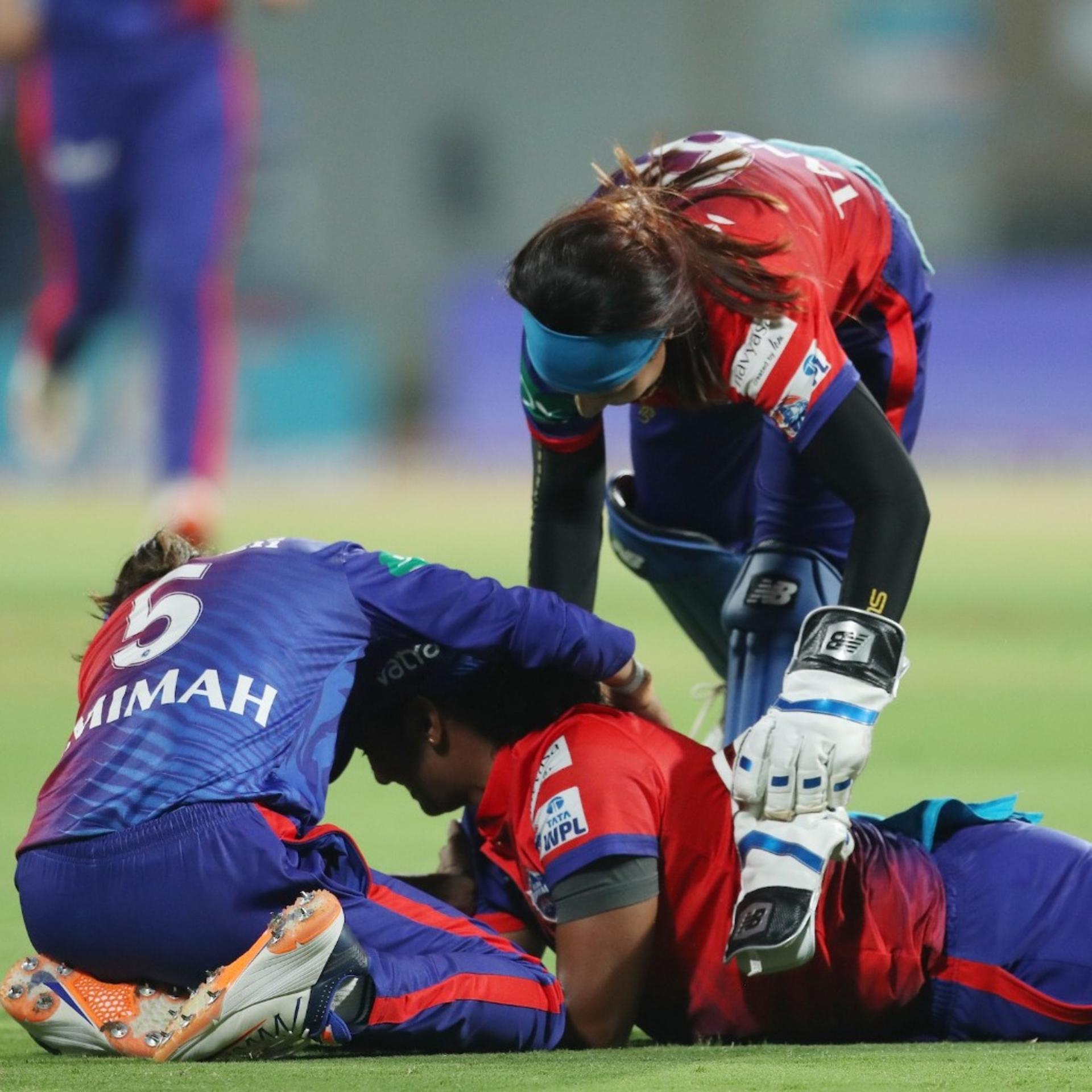 shikha-takes-a-stunner-to-dismiss-heather-knight-6322491507112.Click to read full article.