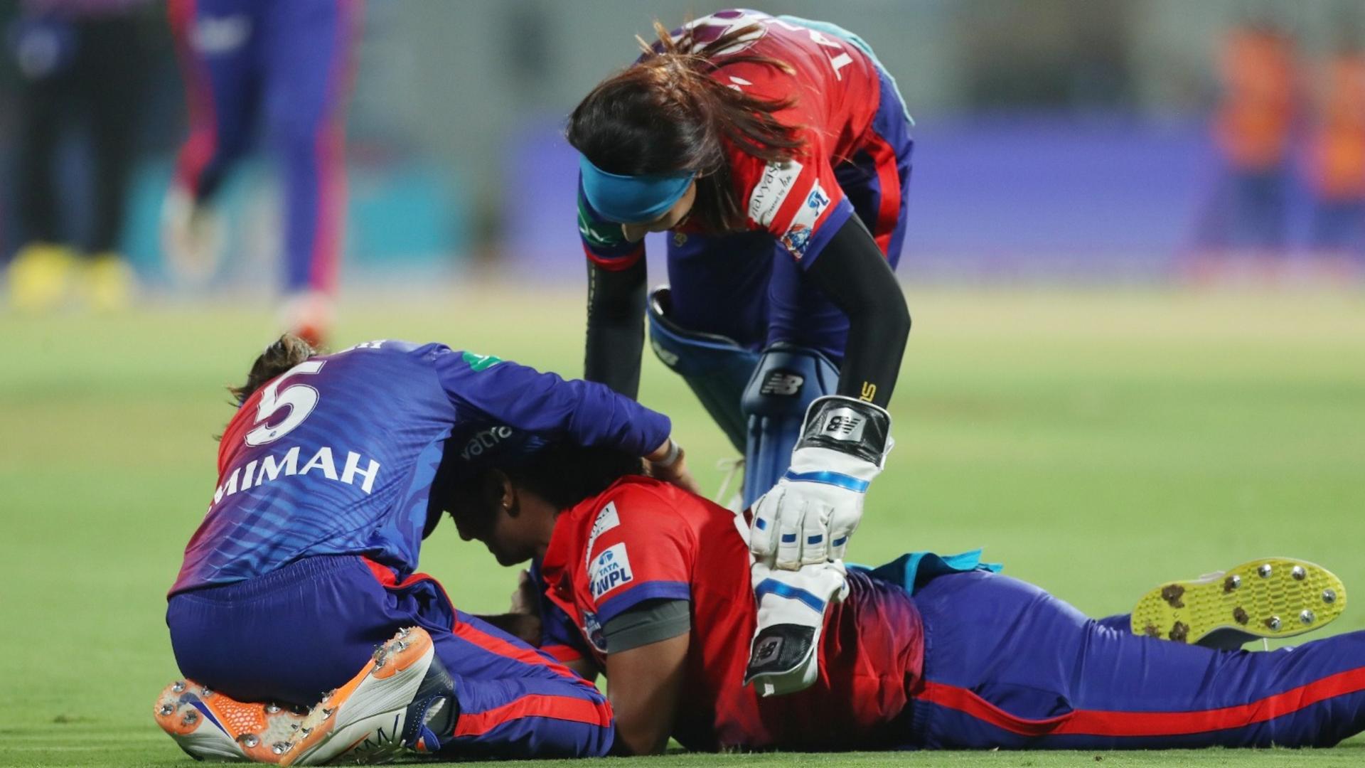 shikha-takes-a-stunner-to-dismiss-heather-knight-6322491507112.Click to read full article.