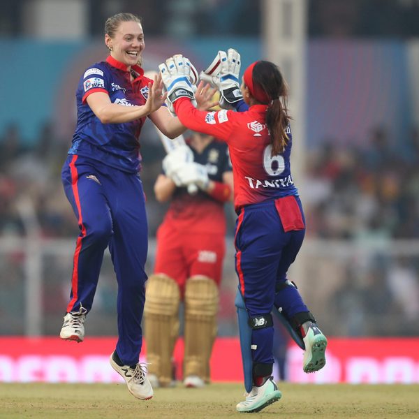 usas-tara-norris-takes-the-wpl-flight-with-five-for-in-her-first-match-6321805732112.Click to read full article.