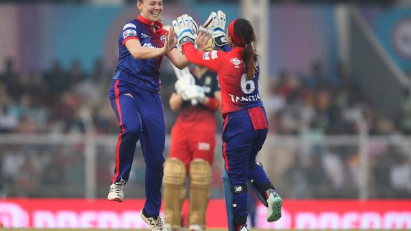 usas-tara-norris-takes-the-wpl-flight-with-five-for-in-her-first-match-6321805732112.Click to read full article.